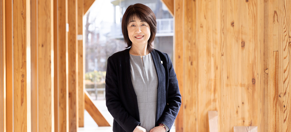 新島学園短期大学 学長 髙山有紀